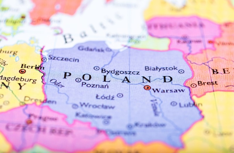 "Le Figaro": Polska to rosnąca gospodarka i dobrze działająca demokracja