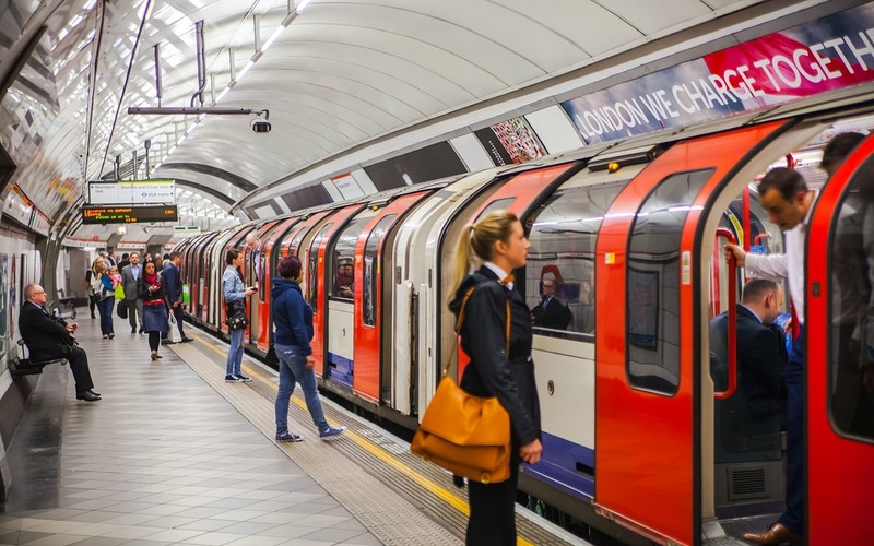 TfL cyber attack: Thousands of passengers feared to have bank details exposed as teenager arrested