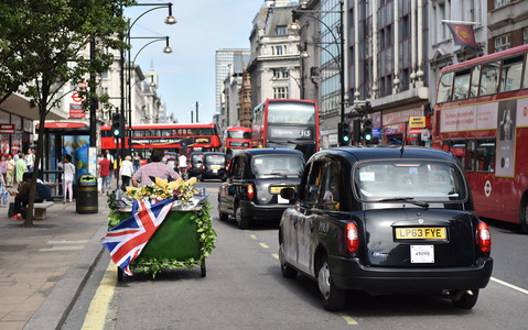 Plans to ban traffic on Oxford Street announced