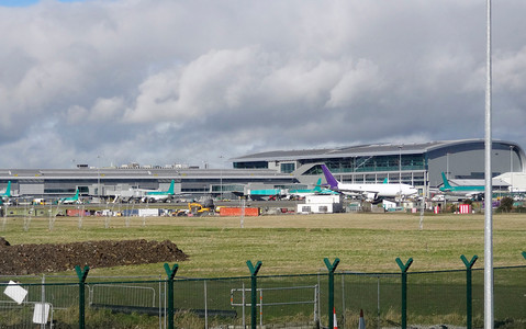 Dublińskie lotnisko bezbronne wobec zamachów. Chroni je tylko 3 uzbrojonych gardzistów