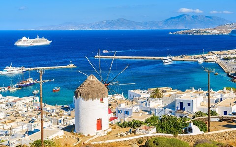 Każdy pasażer wysiadający na Mykonos i Santorini zapłaci 20 euro