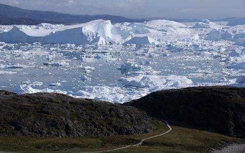 Greenland losing 30m tonnes of ice an hour, study reveals