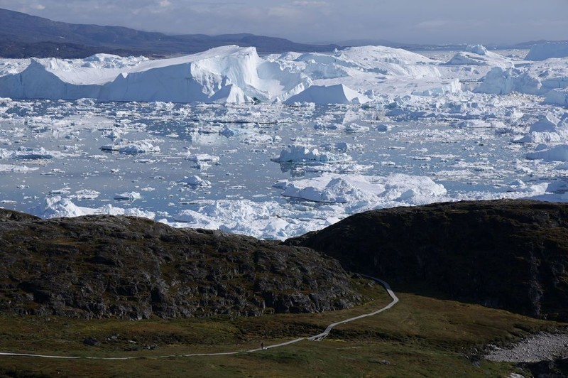 Greenland losing 30m tonnes of ice an hour, study reveals