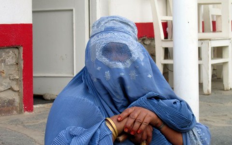 Niemiecki rząd zabronił urzędniczkom noszenia w pracy nikabu i burki