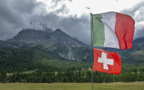 Switzerland and Italy redraw border due to melting glaciers