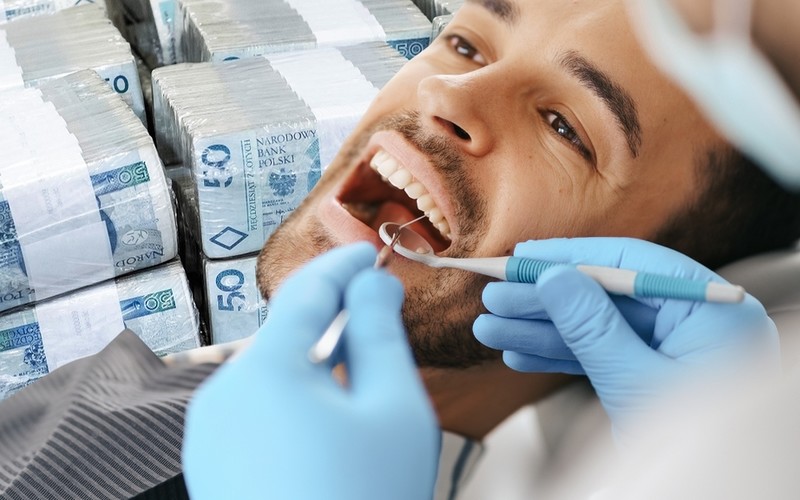 Dental treatment costs currently bother Poles more than physical pain