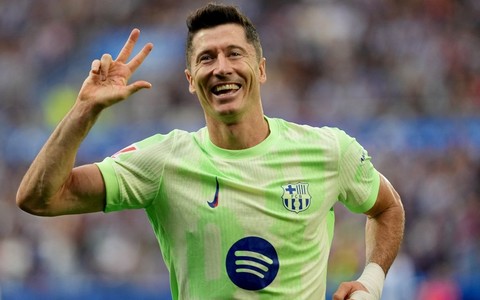 FC Barcelona pokonała Alaves. Lewandowski ustrzelił hat-tricka w 25 minut