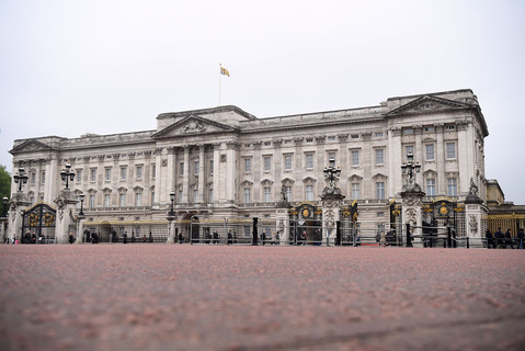 Emergency meeting of all royal staff to be held at Buckingham Palace today