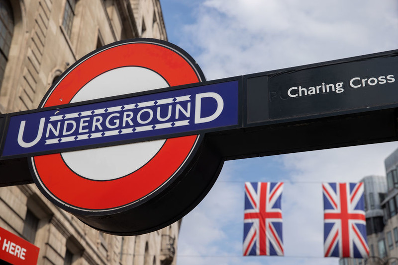 Which London Underground stations are faster to walk between rather than hopping on the tube