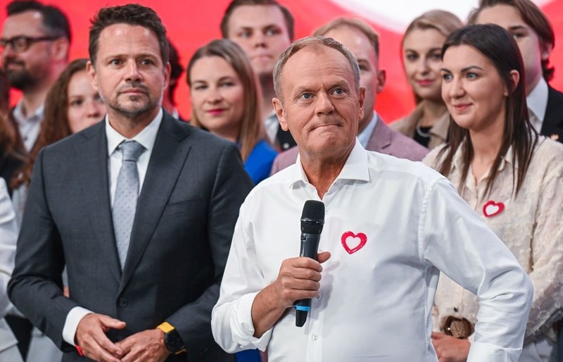 CBOS: Hołownia, Trzaskowski i Duda na czele rankingu zaufania