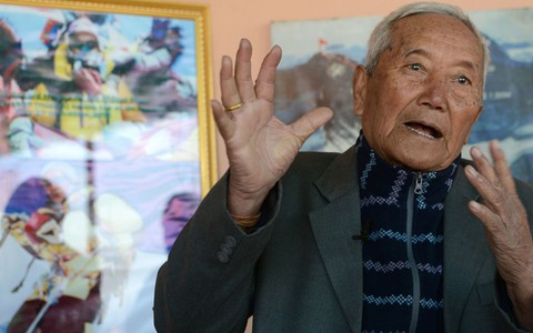 85-latek zmarł podczas próby zdobycia Mount Everestu