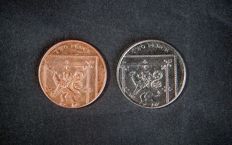 54-latek przyjrzał się swojej monecie. Okazała się być warta £2 tys.