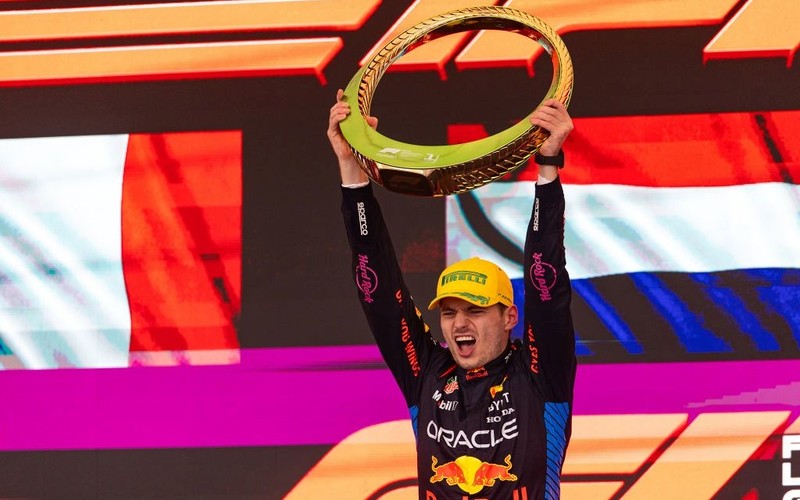 Formuła 1: Verstappen wygrał chaotyczny wyścig w Brazylii