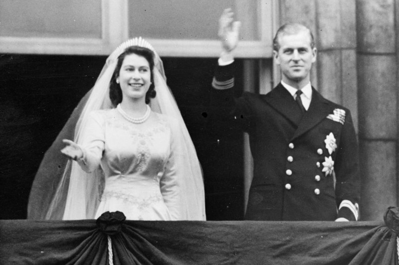 Slice of Queen's wedding cake sells for £2k