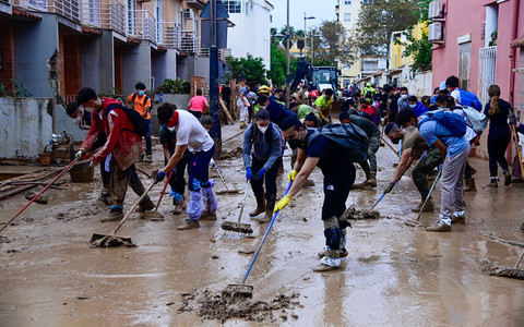 The long lunch blamed for Spain’s flood alert failure