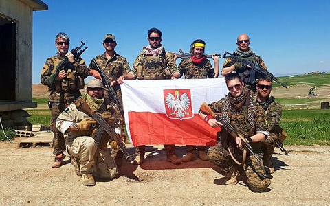 Poles fight in Syria with ISIS