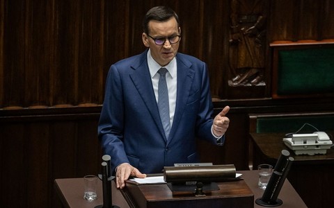 Sondaż: Tusk i Morawiecki najbardziej rozpoznawalnymi przez Polaków politykami