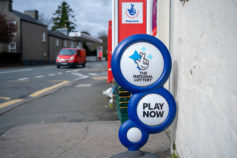 Posiadacz zwycięskiego kuponu wygrał w sobotniej kumulacji Lotto 7,4 miliona GBP