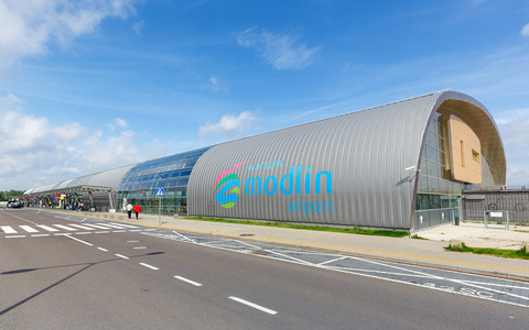 Modlin airport: Decline in passenger numbers due to negotiations with carriers