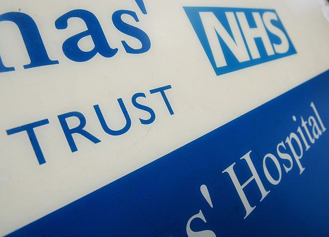 NHS pod specjalnym nadzorem. 50 mln funtów na nowe systemy