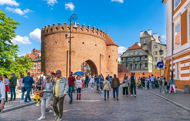 GUS: Wydłuża się długość życia w zdrowiu Polaków