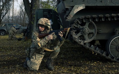 "Financial Times": Rośnie liczba dezercji w armii Ukrainy, uciekają też poborowi szkoleni w Polsce