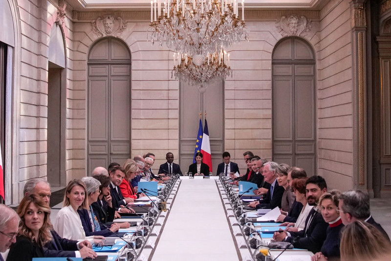Francja w coraz większej niepewności politycznej i finansowej. Czy jutro rząd będzie odwołany?