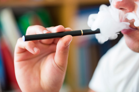 W tym tygodniu wchodzą w życie nowe przepisy dotyczące używania e-papierosów