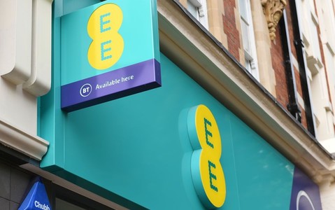 EE po raz 10. z rzędu wygrywa w rankingu najlepszej sieci mobilnej w UK