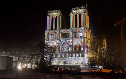 Francja: Katedra Notre Dame uroczyście otwiera podwoje po pięcioletniej odbudowie po pożarze