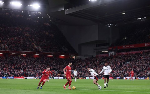 Liga angielska: Remisy Liverpoolu i Arsenalu, w niedzielę derby Manchesteru