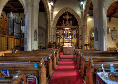Raport: Niereligijnych Brytyjczyków więcej niż chrześcijan