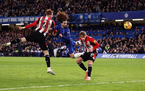 Liga angielska: Chelsea goni Liverpool