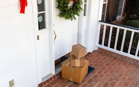 Police warn UK shoppers over ‘porch pirates’ stealing parcels from doorsteps