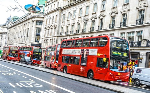 Jak brudne są siedzenia w londyńskich autobusach?