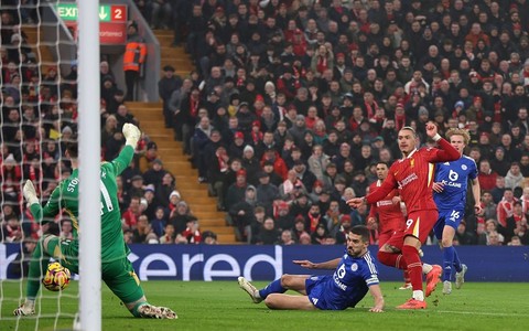 English Premier League: Liverpool's advantage grows, Stolarczyk's debut