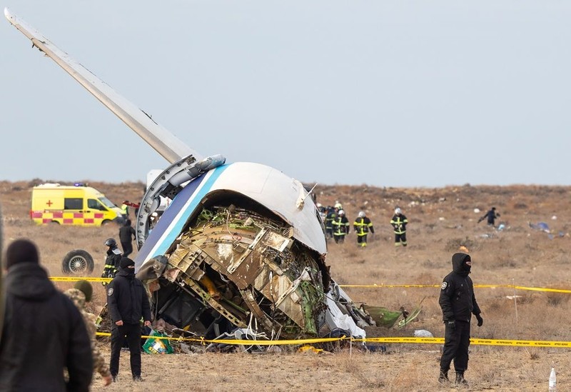 Azerbaijan Airlines: Przyczyną katastrofy "fizyczna i techniczna ingerencja z zewnątrz"