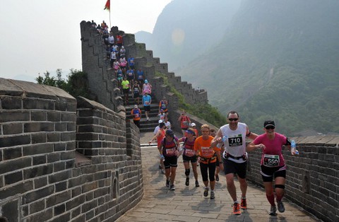 Polish runner wins Great Wall Marathon