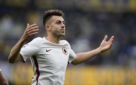 Roma move a point behind Juventus in Serie A after defeat of Chievo