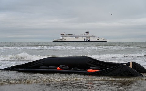 37 tys. migrantów przedostało się nielegalnie do Anglii przez La Manche w 2024 roku