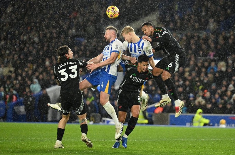 Premier League: Second-placed Arsenal draw at Brighton