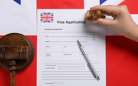 UK visas: Applications from abroad drop 43% as fast-track AI work permits proposed