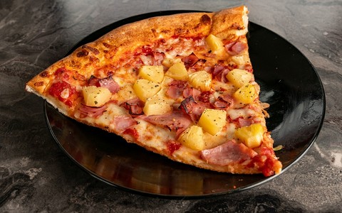 Norwich restaurant charges £100 for a pineapple pizza