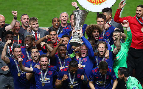 Manchester United z trofeum Ligi Europejskiej