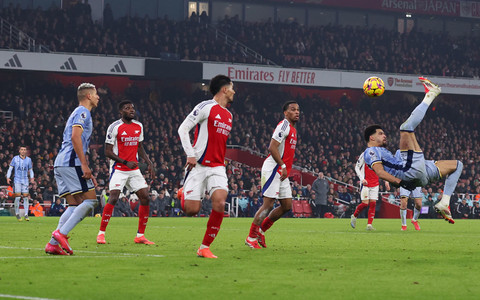 Arsenal win against Tottenham and return to second place