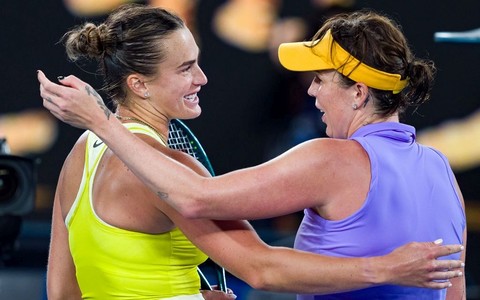 Australian Open: Sabalenka z Badosą w półfinale, 50. półfinał wielkoszlemowy Djokovica