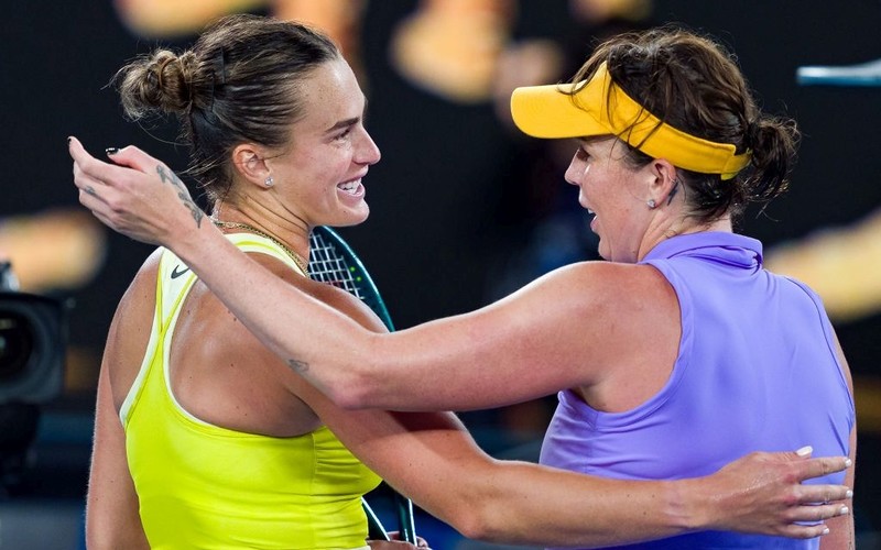 Australian Open: Sabalenka z Badosą w półfinale, 50. półfinał wielkoszlemowy Djokovica