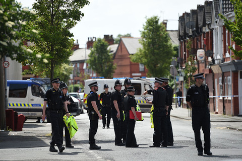Brytyjska policja informuje o kolejnych aresztowaniach