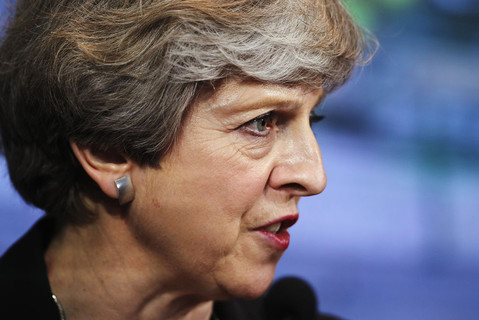 Theresa May: Poziom zagrożenia obniżony z "krytycznego" do "poważnego"