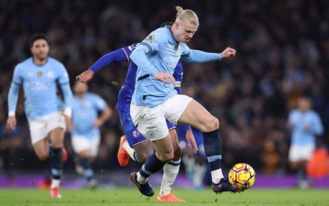 Premier League: Manchester City beat Chelsea to move up to fourth